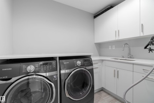 9509 99B Street, Edmonton, AB - Indoor Photo Showing Laundry Room