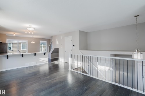 47 7385 Edgemont Way, Edmonton, AB - Indoor
