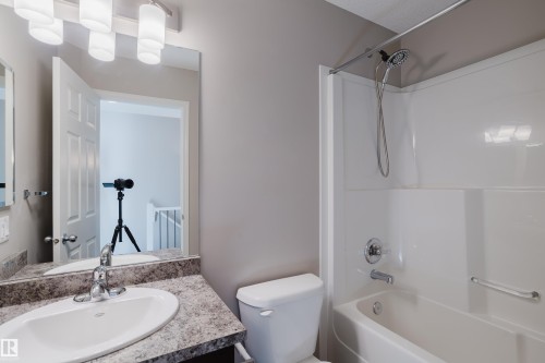 47 7385 Edgemont Way, Edmonton, AB - Indoor Photo Showing Bathroom