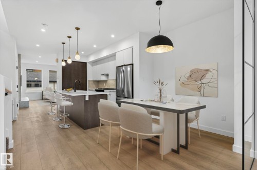 7711 95 Avenue, Edmonton, AB - Indoor