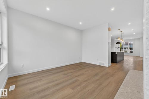 7711 95 Avenue, Edmonton, AB - Indoor Photo Showing Other Room