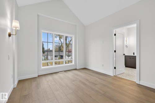 7711 95 Avenue, Edmonton, AB - Indoor Photo Showing Other Room