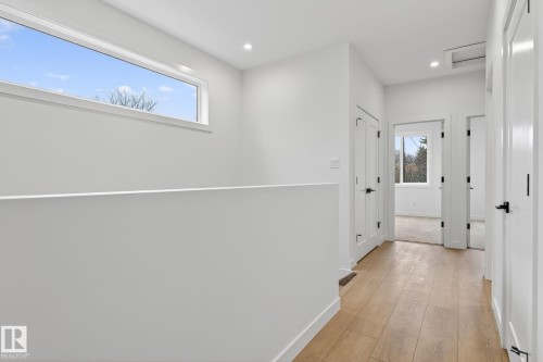 7711 95 Avenue, Edmonton, AB - Indoor Photo Showing Other Room