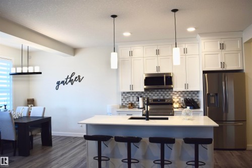 38 Wiltree Terrace, Fort Saskatchewan, AB - Indoor Photo Showing Kitchen With Upgraded Kitchen