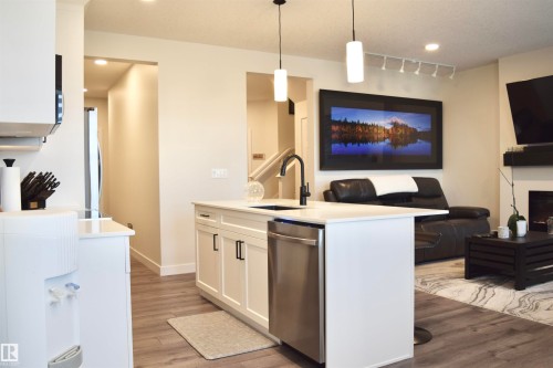 38 Wiltree Terrace, Fort Saskatchewan, AB - Indoor Photo Showing Kitchen