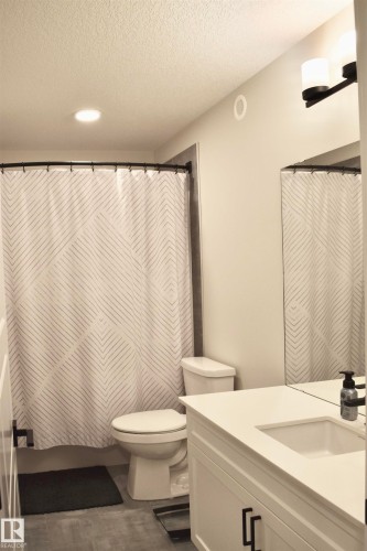38 Wiltree Terrace, Fort Saskatchewan, AB - Indoor Photo Showing Bathroom