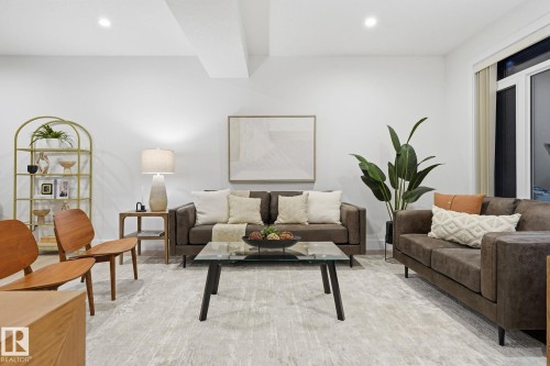 11434 71 Avenue, Edmonton, AB - Indoor Photo Showing Living Room