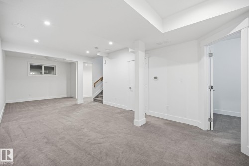 11434 71 Avenue, Edmonton, AB - Indoor