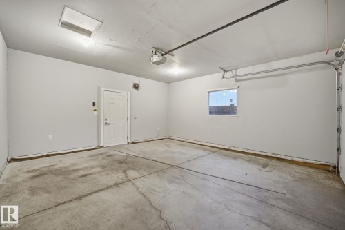 11434 71 Avenue, Edmonton, AB - Indoor Photo Showing Garage