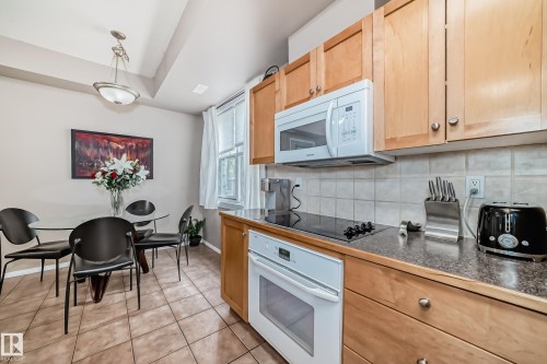 101 8619 111 Street, Edmonton, AB - Indoor