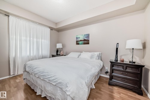 101 8619 111 Street, Edmonton, AB - Indoor Photo Showing Bedroom