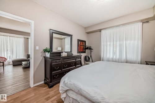 101 8619 111 Street, Edmonton, AB - Indoor Photo Showing Bedroom