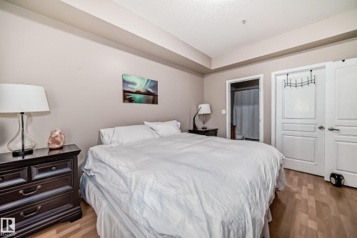 101 8619 111 Street, Edmonton, AB - Indoor Photo Showing Bedroom