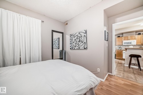 101 8619 111 Street, Edmonton, AB - Indoor Photo Showing Bedroom