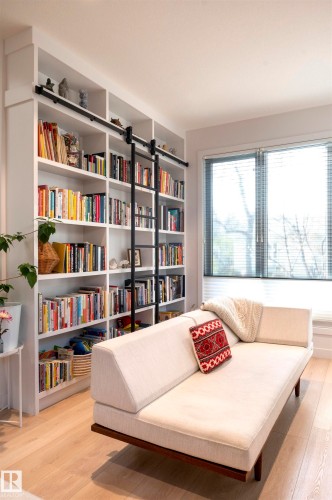 11211 61 Street, Edmonton, AB - Indoor