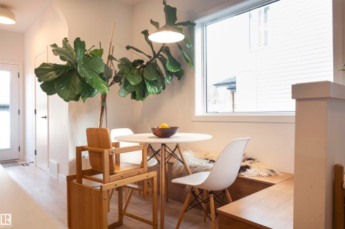 11211 61 Street, Edmonton, AB - Indoor Photo Showing Dining Room