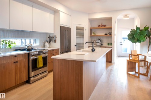 11211 61 Street, Edmonton, AB - Indoor Photo Showing Kitchen