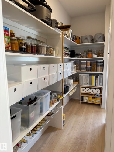 11211 61 Street, Edmonton, AB - Indoor With Storage