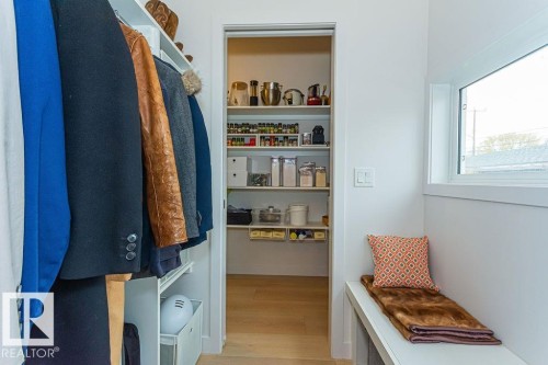 11211 61 Street, Edmonton, AB - Indoor With Storage