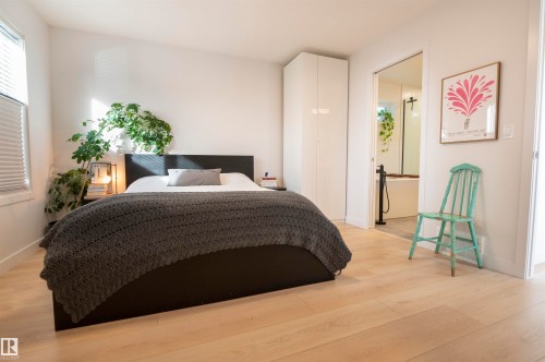 11211 61 Street, Edmonton, AB - Indoor Photo Showing Bedroom