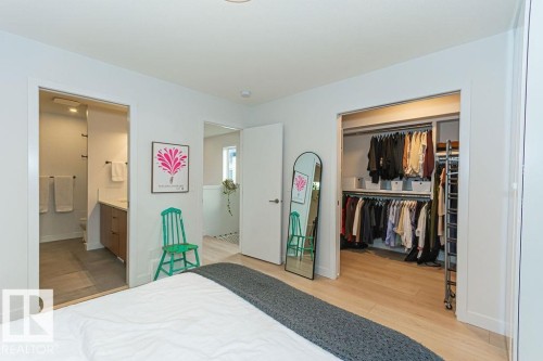 11211 61 Street, Edmonton, AB - Indoor Photo Showing Bedroom