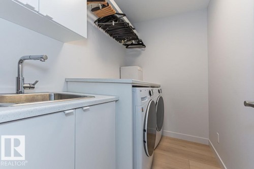 11211 61 Street, Edmonton, AB - Indoor Photo Showing Laundry Room