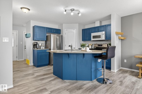 137 Rue Magnan, Beaumont, AB - Indoor Photo Showing Kitchen With Double Sink With Upgraded Kitchen
