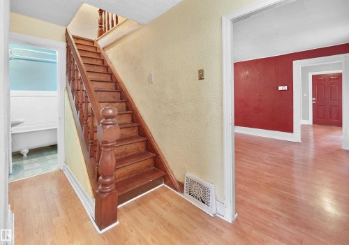 11038 84 Avenue, Edmonton, AB - Indoor Photo Showing Other Room