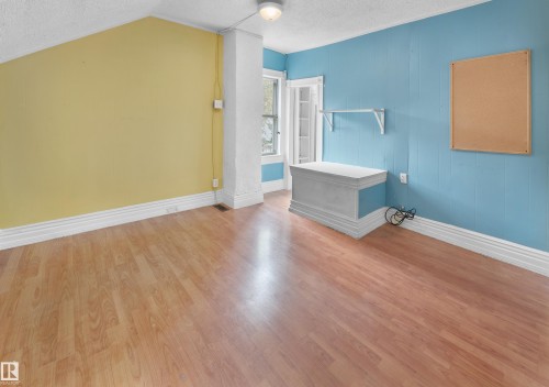 11038 84 Avenue, Edmonton, AB - Indoor Photo Showing Other Room