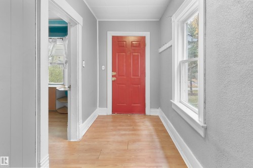 11038 84 Avenue, Edmonton, AB - Indoor Photo Showing Other Room