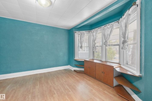 11038 84 Avenue, Edmonton, AB - Indoor Photo Showing Other Room