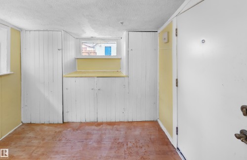 11038 84 Avenue, Edmonton, AB - Indoor Photo Showing Other Room
