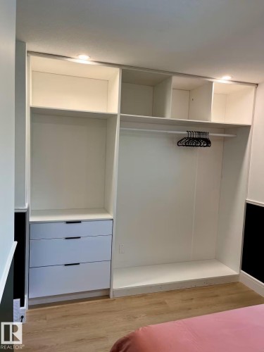 10711 76 Avenue, Edmonton, AB - Indoor