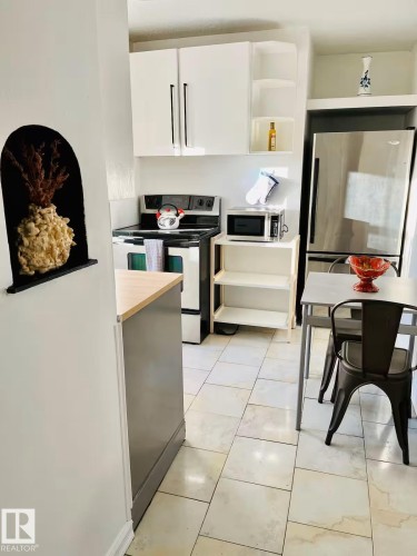 10711 76 Avenue, Edmonton, AB - 