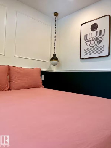 10711 76 Avenue, Edmonton, AB - Indoor Photo Showing Other Room