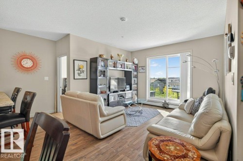 329 503 Albany Way, Edmonton, AB - Indoor Photo Showing Living Room