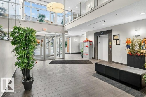 329 503 Albany Way, Edmonton, AB - Indoor Photo Showing Other Room