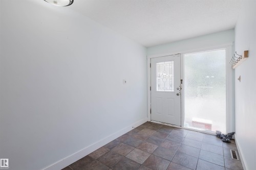 Edmonton, AB - Indoor Photo Showing Other Room