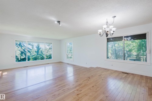 Edmonton, AB - Indoor Photo Showing Other Room