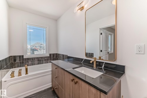 20612 43 Avenue, Edmonton, AB - Indoor Photo Showing Bathroom