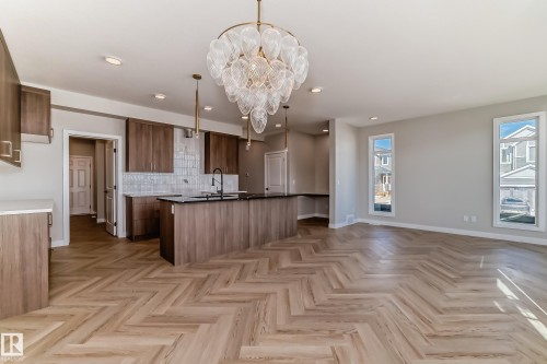 20612 43 Avenue, Edmonton, AB - Indoor Photo Showing Kitchen