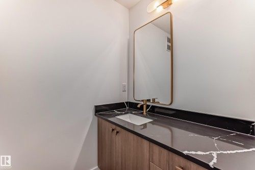 20612 43 Avenue, Edmonton, AB - Indoor Photo Showing Bathroom