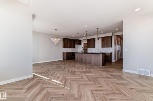 20612 43 Avenue, Edmonton, AB - Indoor Photo Showing Kitchen