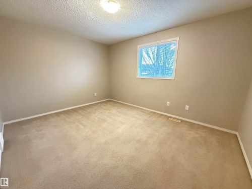 26 451 Hyndman Crescent, Edmonton, AB - Indoor Photo Showing Other Room