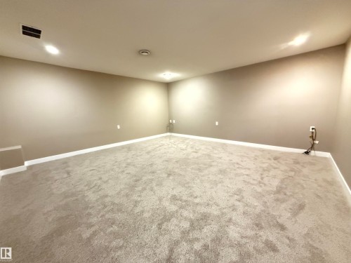 26 451 Hyndman Crescent, Edmonton, AB - Indoor Photo Showing Other Room