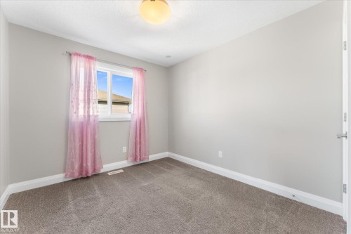 9 Spring Link, Spruce Grove, AB - Indoor Photo Showing Other Room