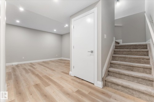 9 Spring Link, Spruce Grove, AB - Indoor Photo Showing Other Room