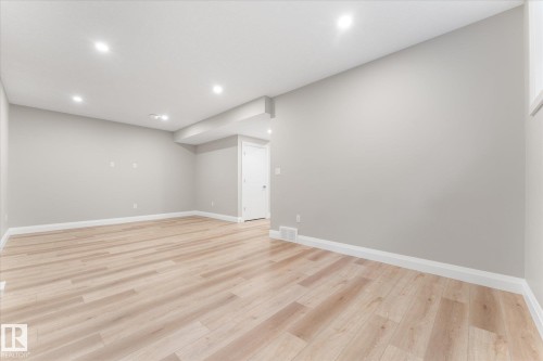 9 Spring Link, Spruce Grove, AB - Indoor Photo Showing Other Room