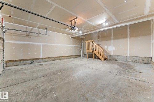 9 Spring Link, Spruce Grove, AB - Indoor Photo Showing Garage