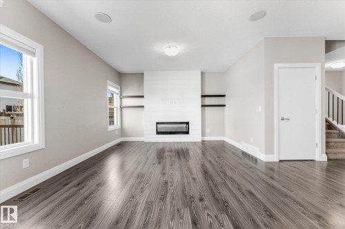 9 Spring Link, Spruce Grove, AB - Indoor With Fireplace